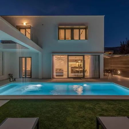 Light Star Ii Villa