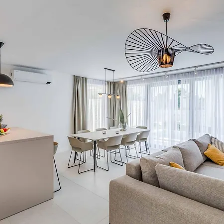 וילה Light Star Ii