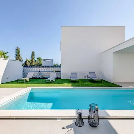 וילה Light Star Ii