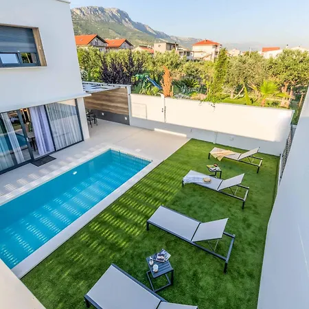 Light Star Ii וילה Kaštela