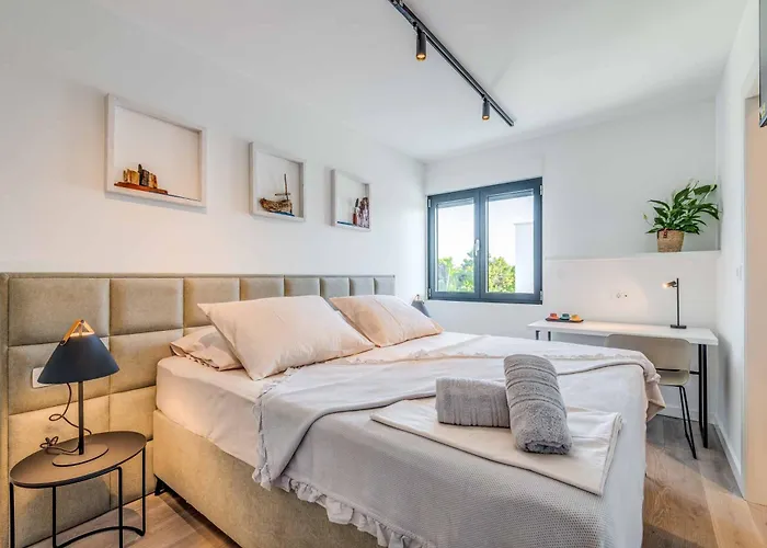 Light Star Ii * Kaštela