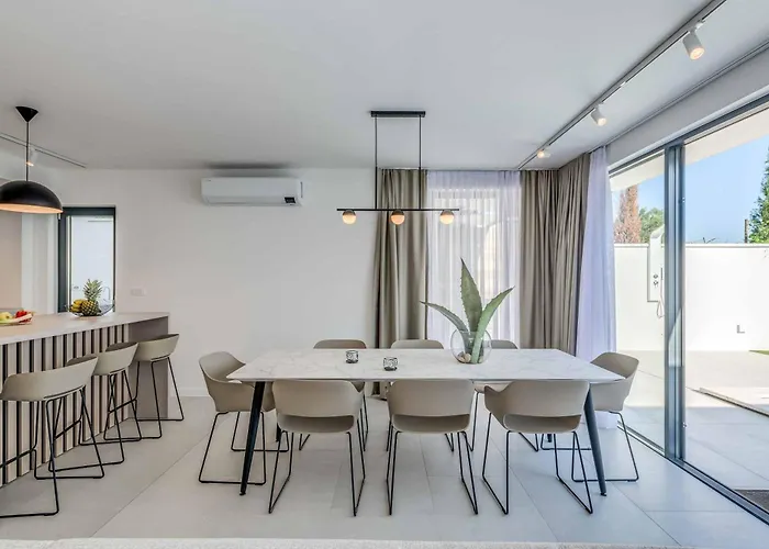 Villa Light Star Ii *