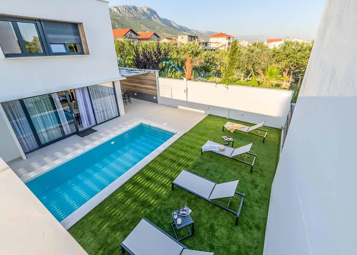 Light Star Ii Villa Kaštela